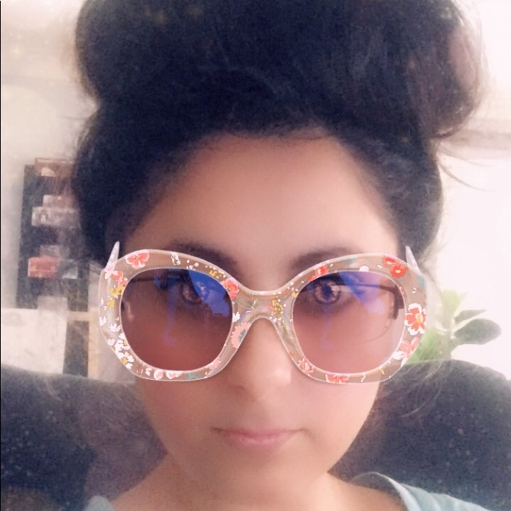 Meet your Posher, Rosella